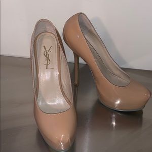 YSL nude patent leather pumps